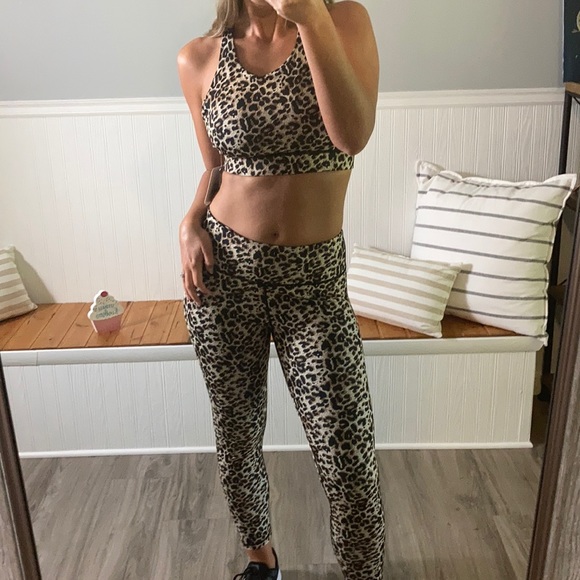 LAST2🧁 UNLEASHED-LEGGINGS - Picture 7 of 8